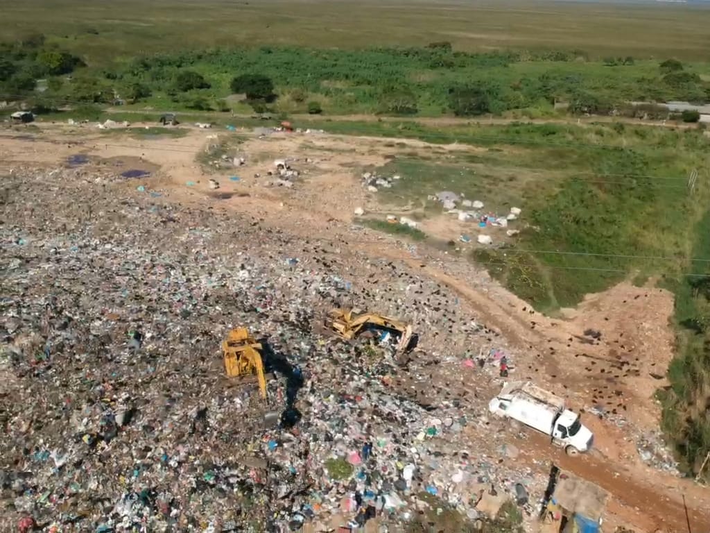 Ayuntamientos violan clausura de basurero Las Matas y reciben multa