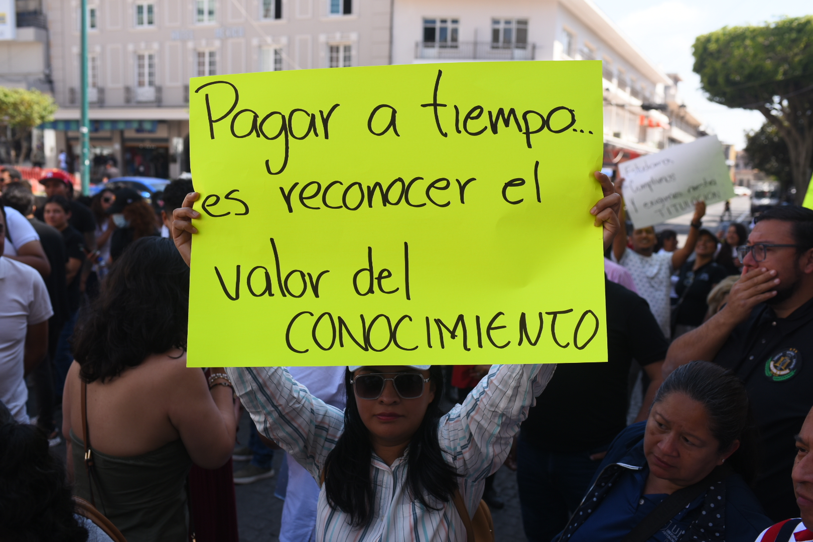 UPAV paga 4 mdp de adeudos a maestros; quedan trámites pendientes