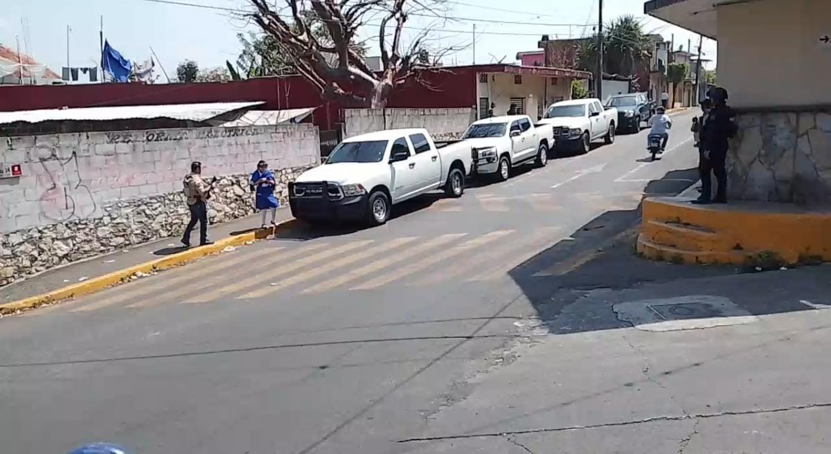 Fuerzas federales y estatales catean inmueble en Córdoba