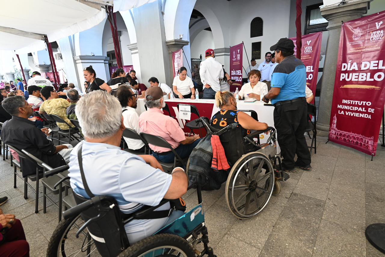 En “Día del Pueblo”, atiende Ayuntamiento de Veracruz a 267 ciudadanos en Palacio Municipal