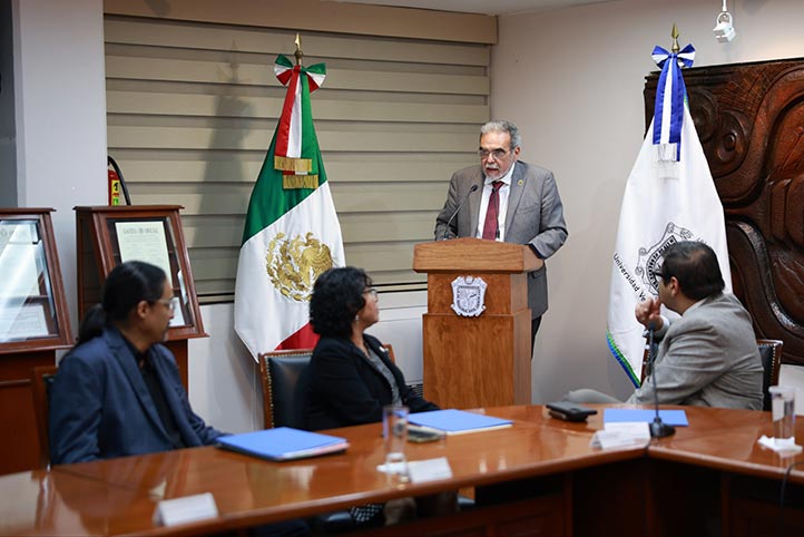 UV renueva titularidades de Desarrollo Institucional y Humanidades