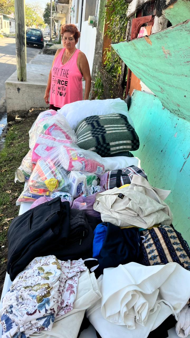 DIF Boca del Río brinda apoyo a adultos mayores afectados por incendio en la colonia Carranza