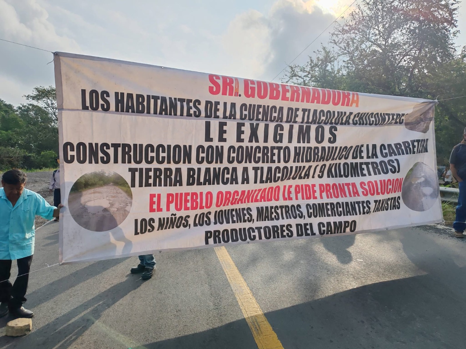Bloquean carretera Alazán–Canoas; exigen obra prometida en Tepetzintla