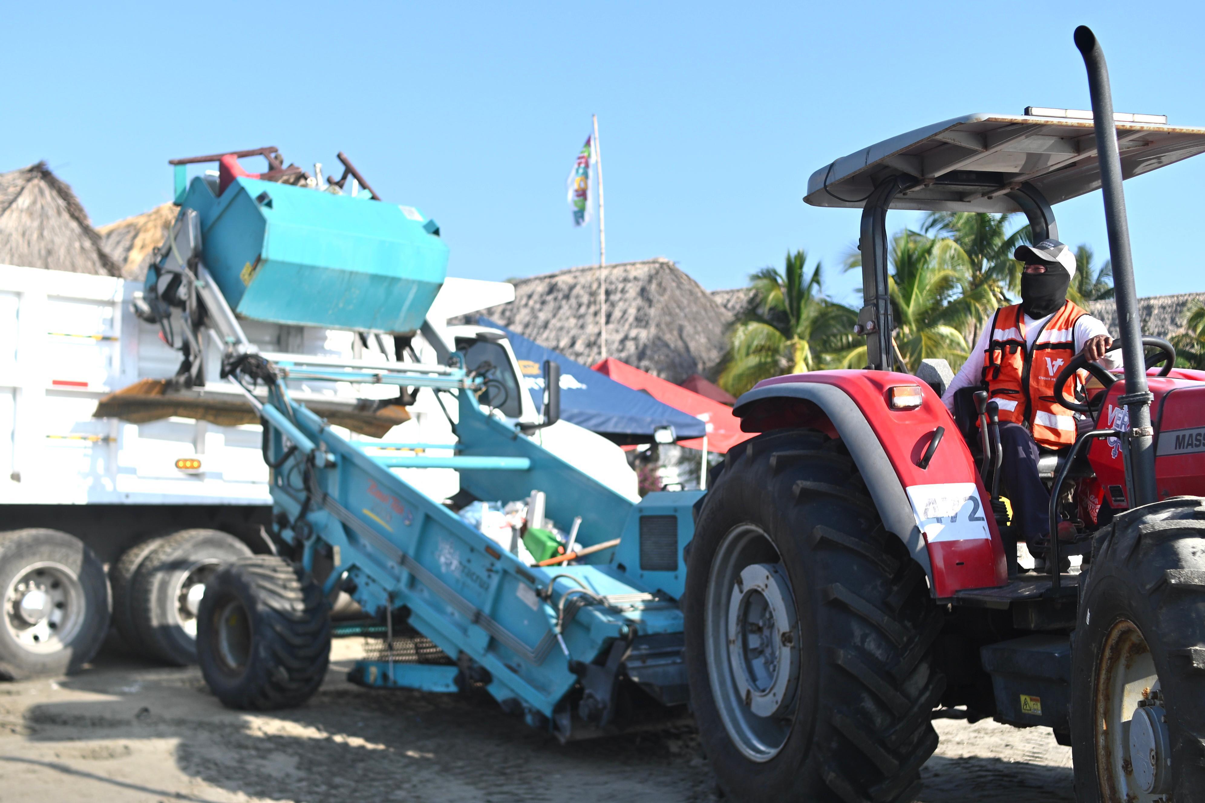 Retiran 40 toneladas de desechos en la playa de Villa del Mar
