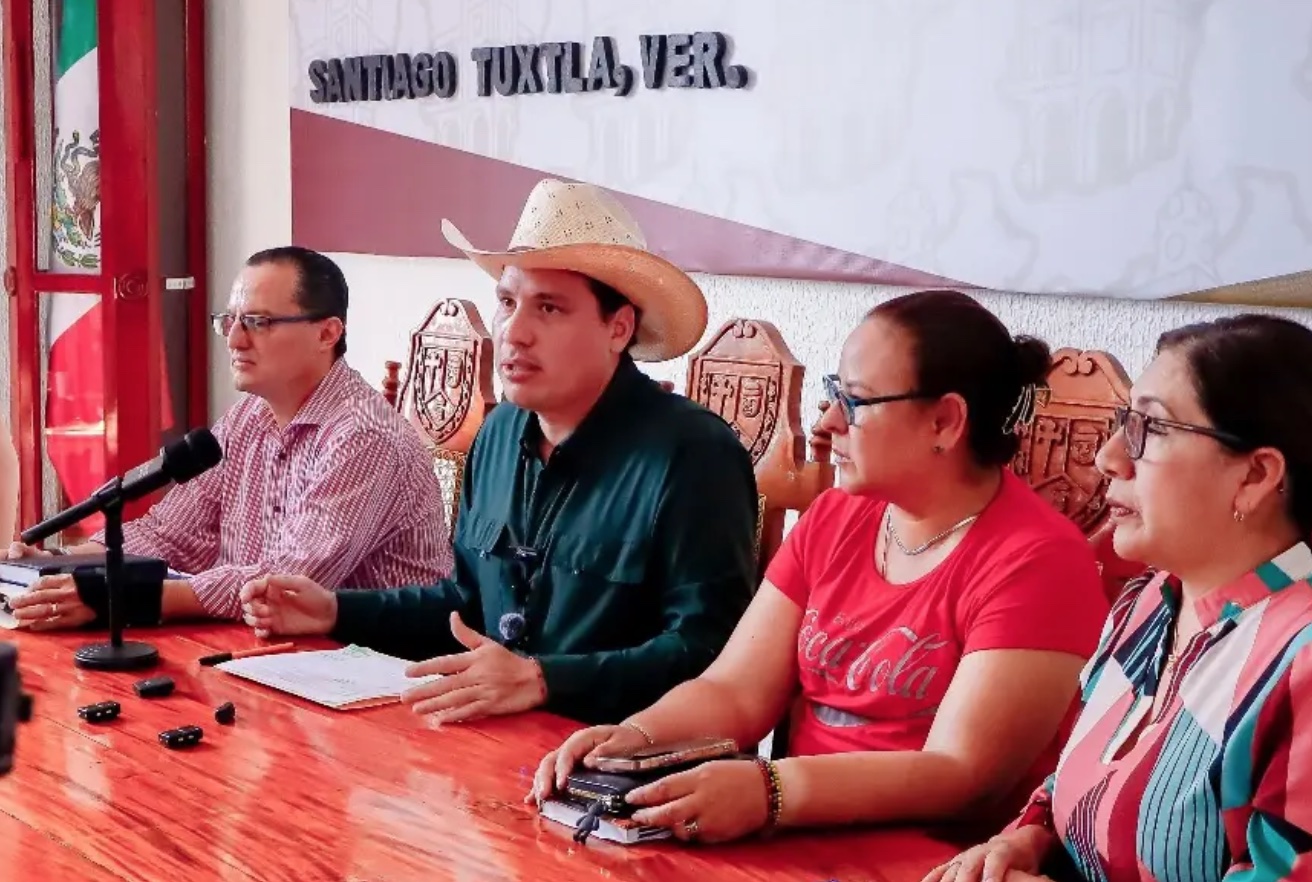 Alcalde de Santiago Tuxtla anuncia 7 denuncias por presunto daño patrimonial