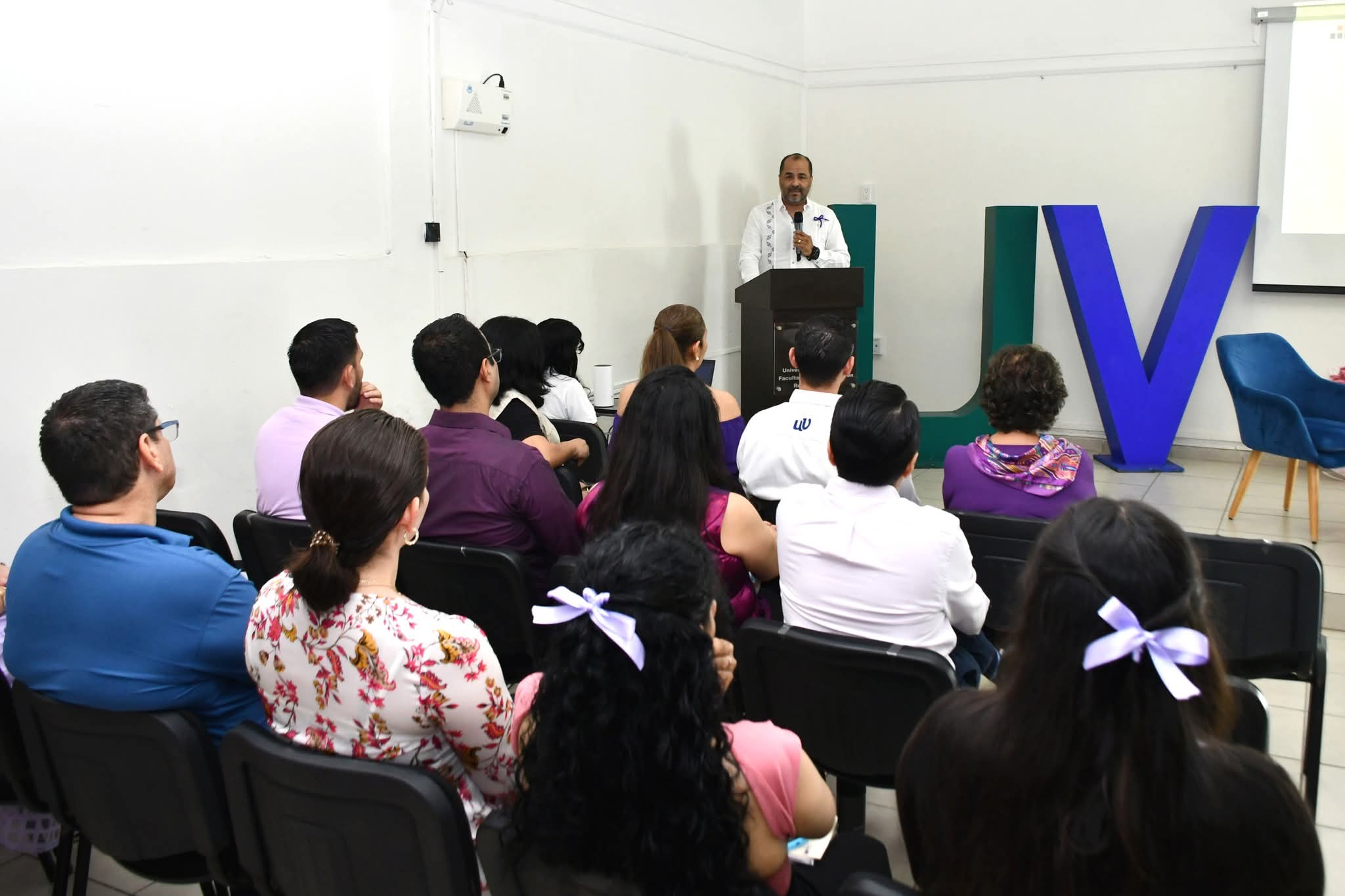 UV suspende actividades presenciales en la Región Veracruz por efectos del frente frío número 40