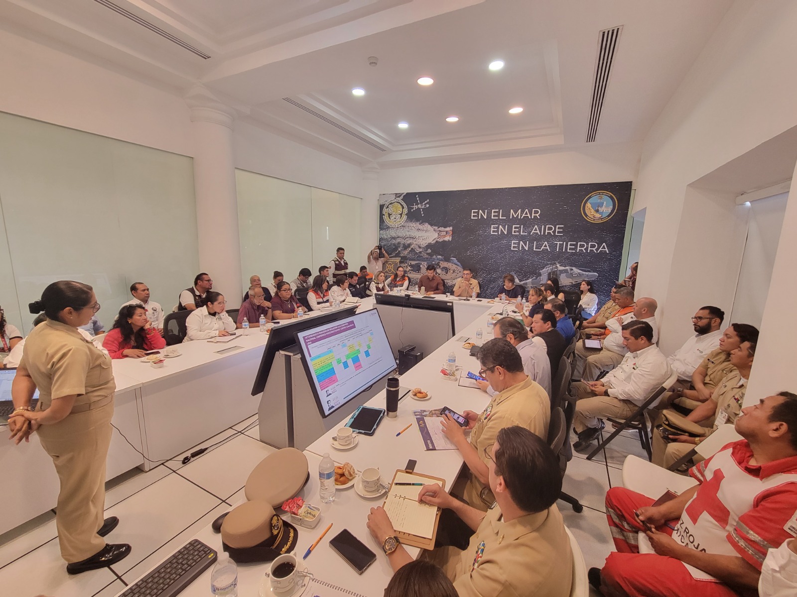 Derrame de hidrocarburo: Marina coordina limpieza en playas de Veracruz
