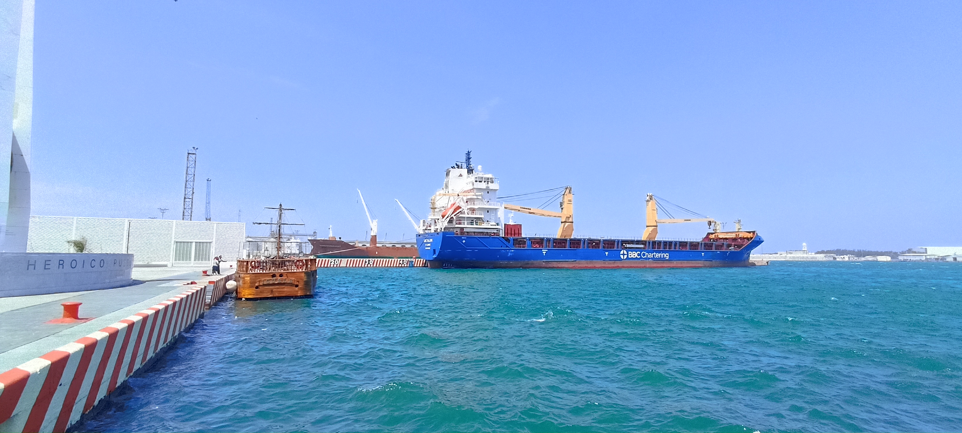 Suspenden la actividad en el puerto de Veracruz por efectos del frente frío número 40
