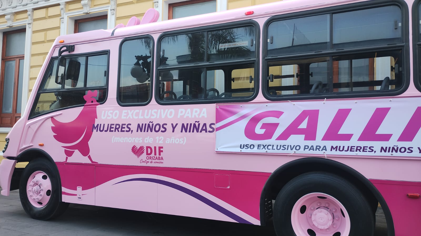 Orizaba lanza transporte gratuito “Gallina” para mujeres y niños