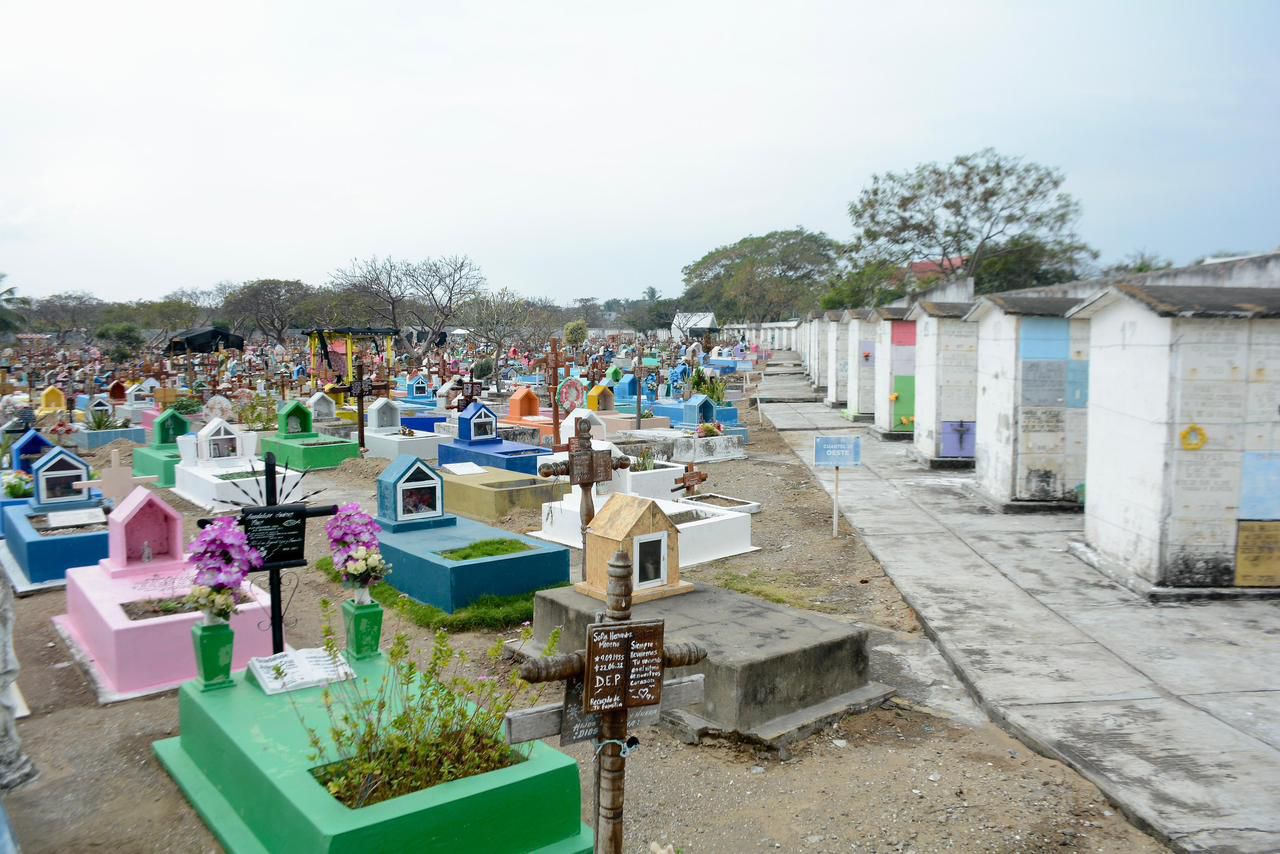 Solicita ayuntamiento de Veracruz a familiares de difuntos realizar trámite de exhumación en el panteón municipal