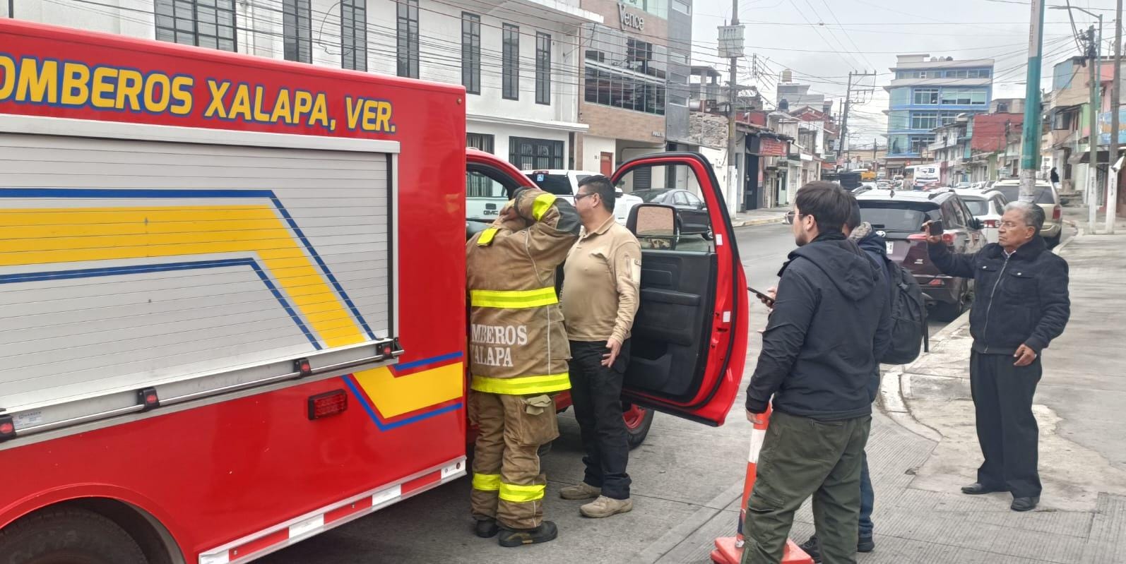 Fuga de amoniaco en Xalapa moviliza a cuerpos de emergencia