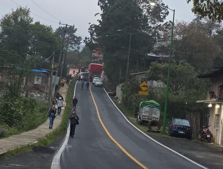 Segundo día de bloqueos en Tequila colapsa la sierra de Zongolica