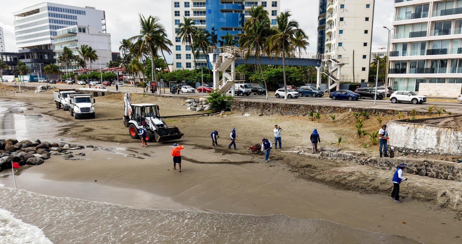 Semarnat presenta denuncias por derrame en Golfo y evalúa daño