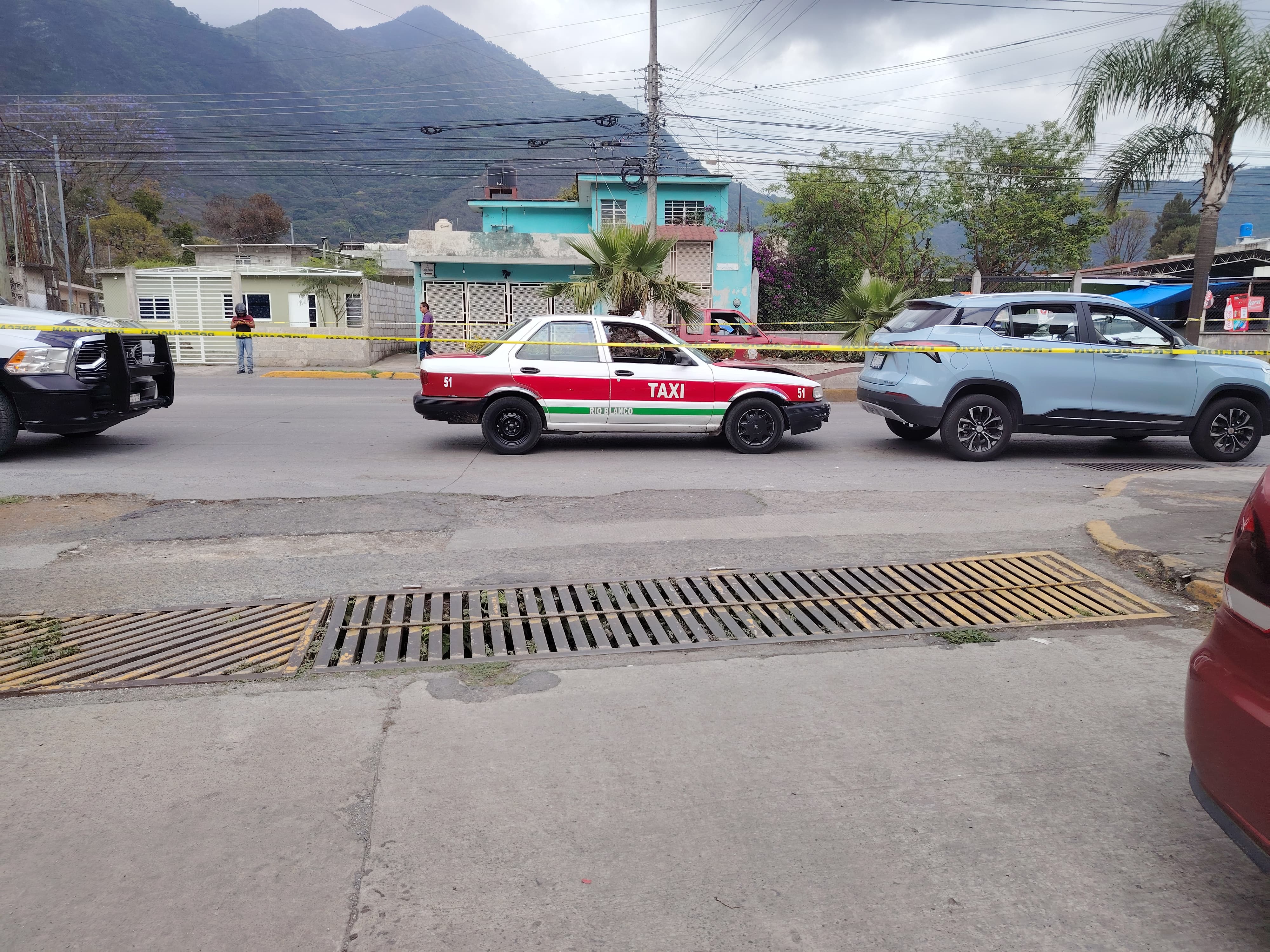 Identifican a taxista que murió al conducir en Río Blanco