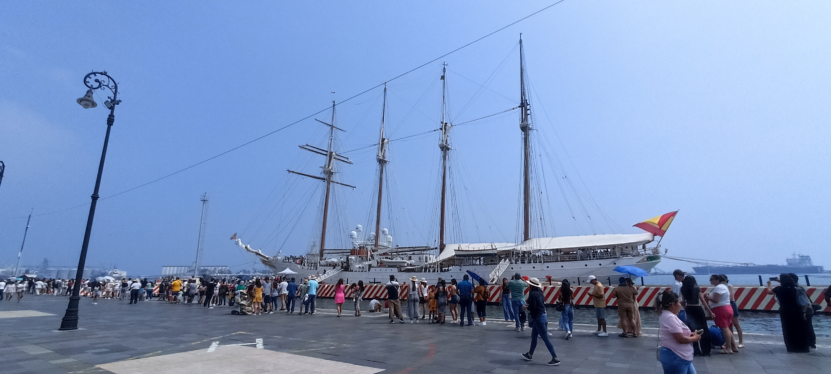 Buque Elcano en Veracruz atrae a visitantes este Viernes Santo