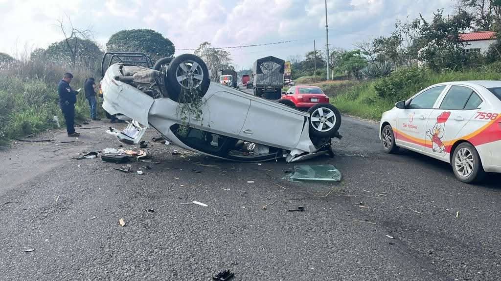Vuelca Jetta en Yanga y deja un lesionado en la Córdoba-Veracruz