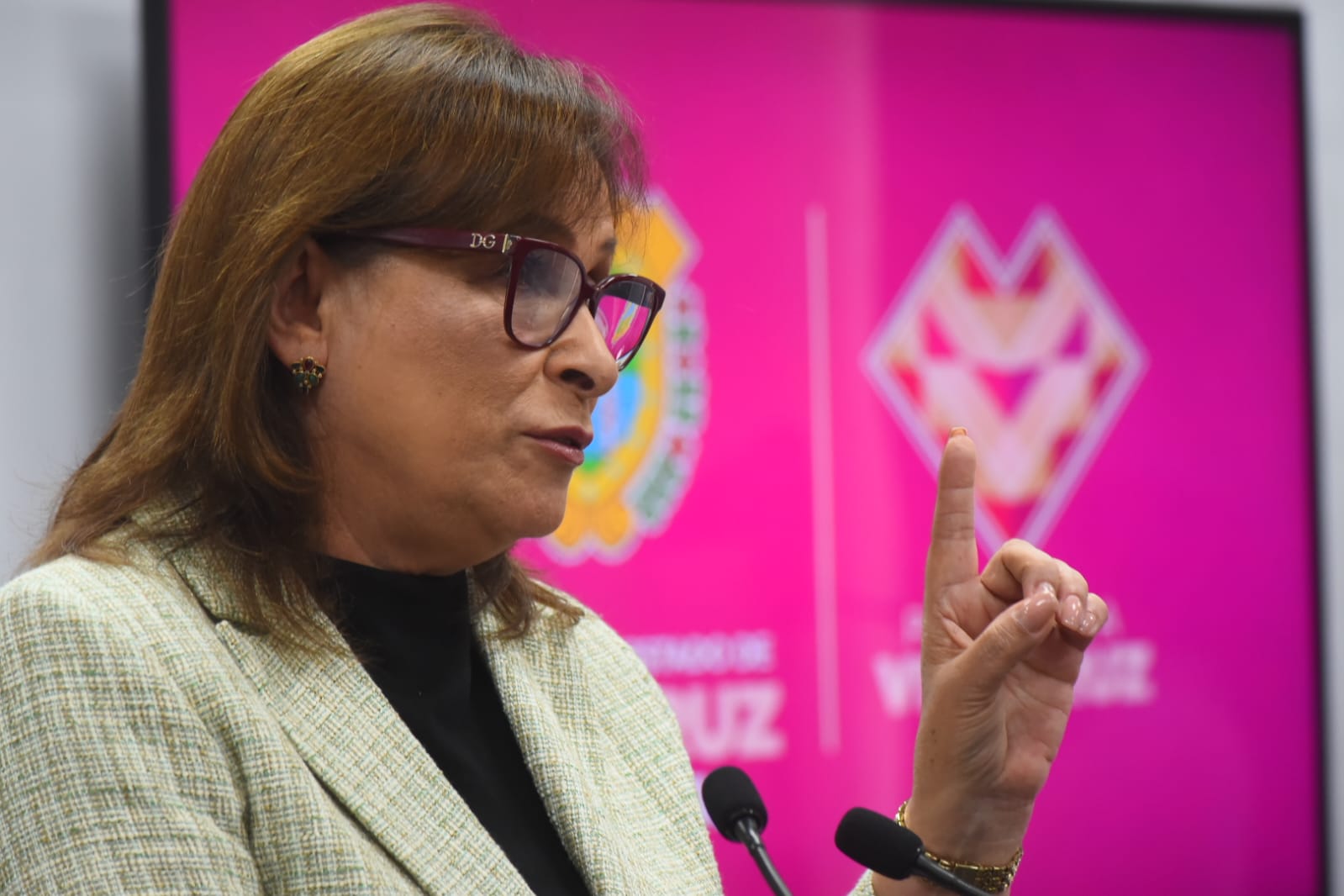 Nahle responde a críticas: “Ni idea, ando trabajando”