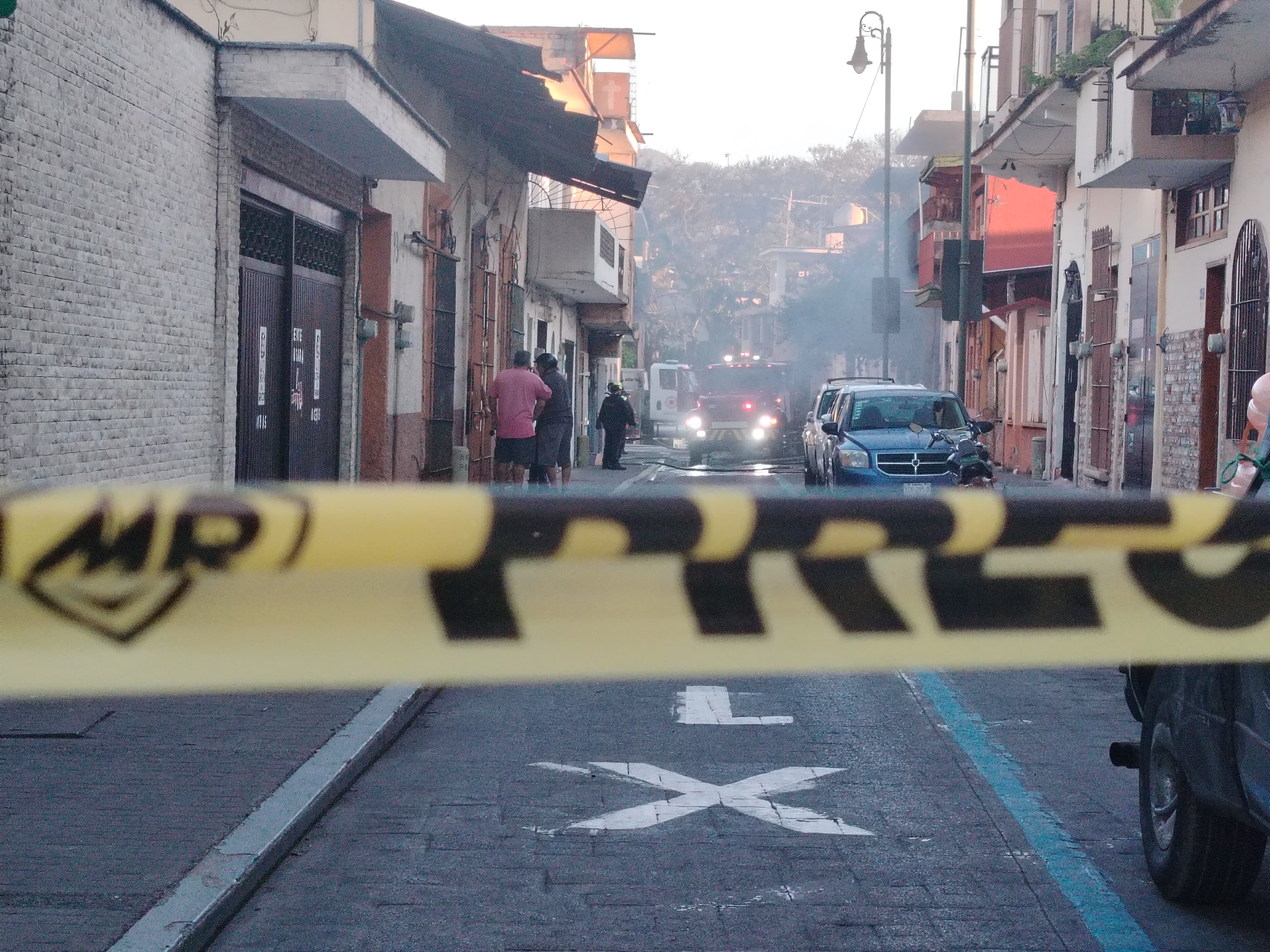 Incendio consume vivienda en el centro de Orizaba