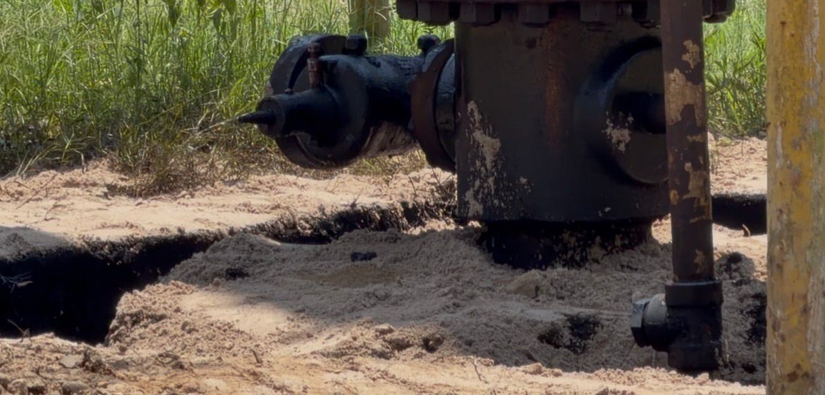 Fuga de hidrocarburo en pozo 161 moviliza a Pemex en Poza Rica