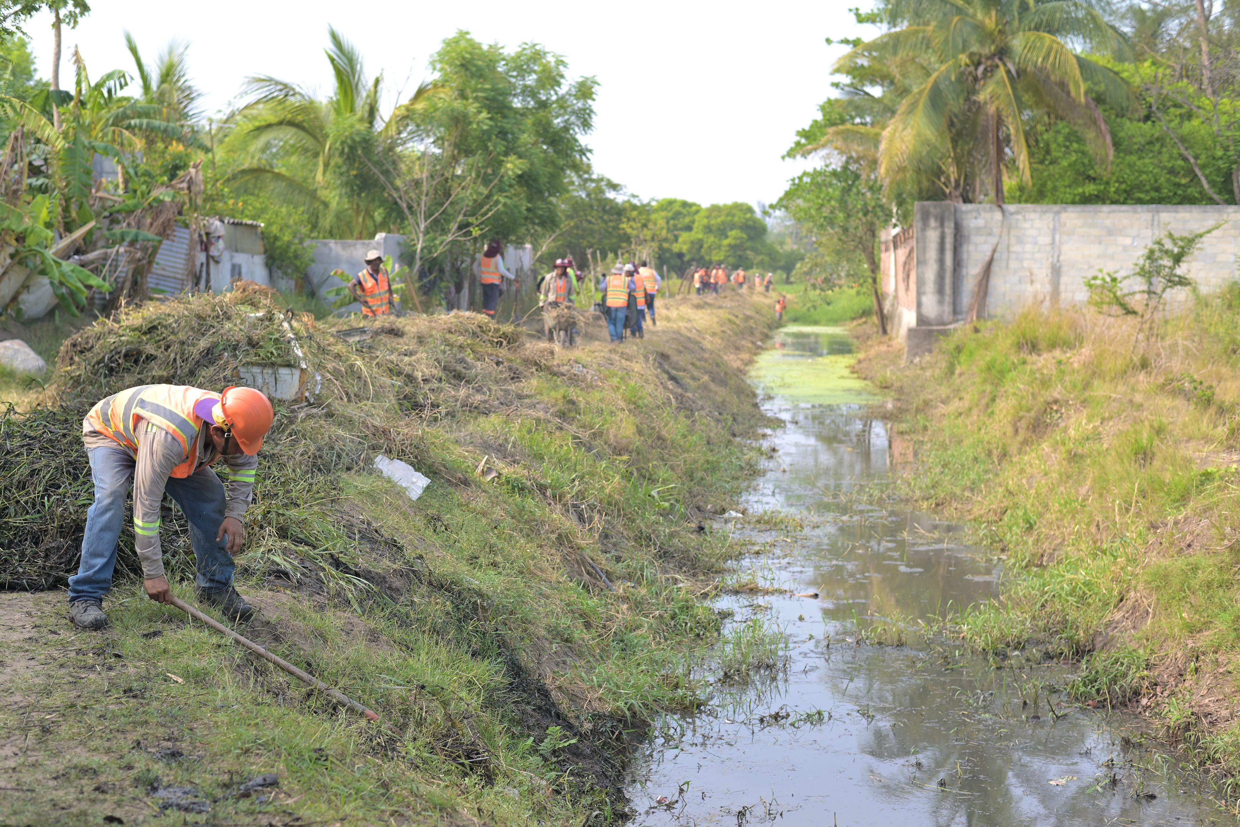 Refuerzan la limpieza de canales en Veracruz ante inicio de la temporada de lluvias