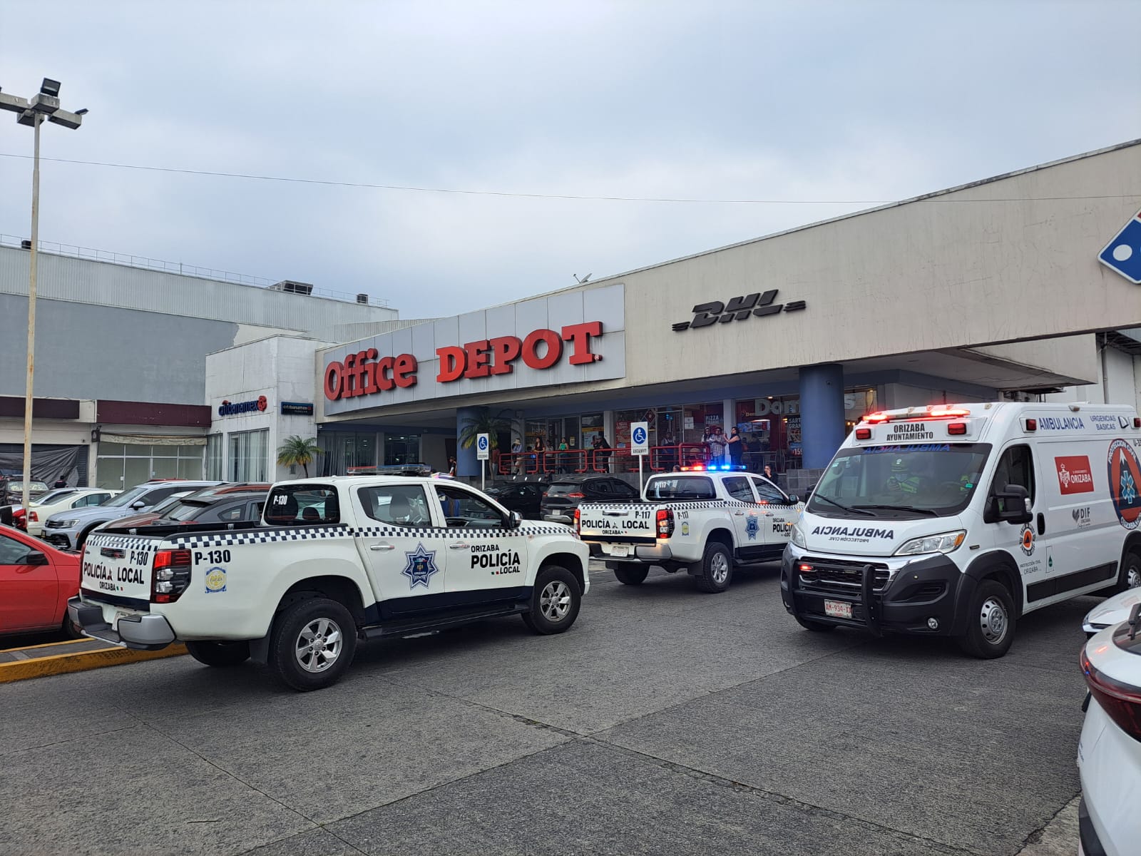 Hombres armados asaltan sucursal Banamex en Orizaba