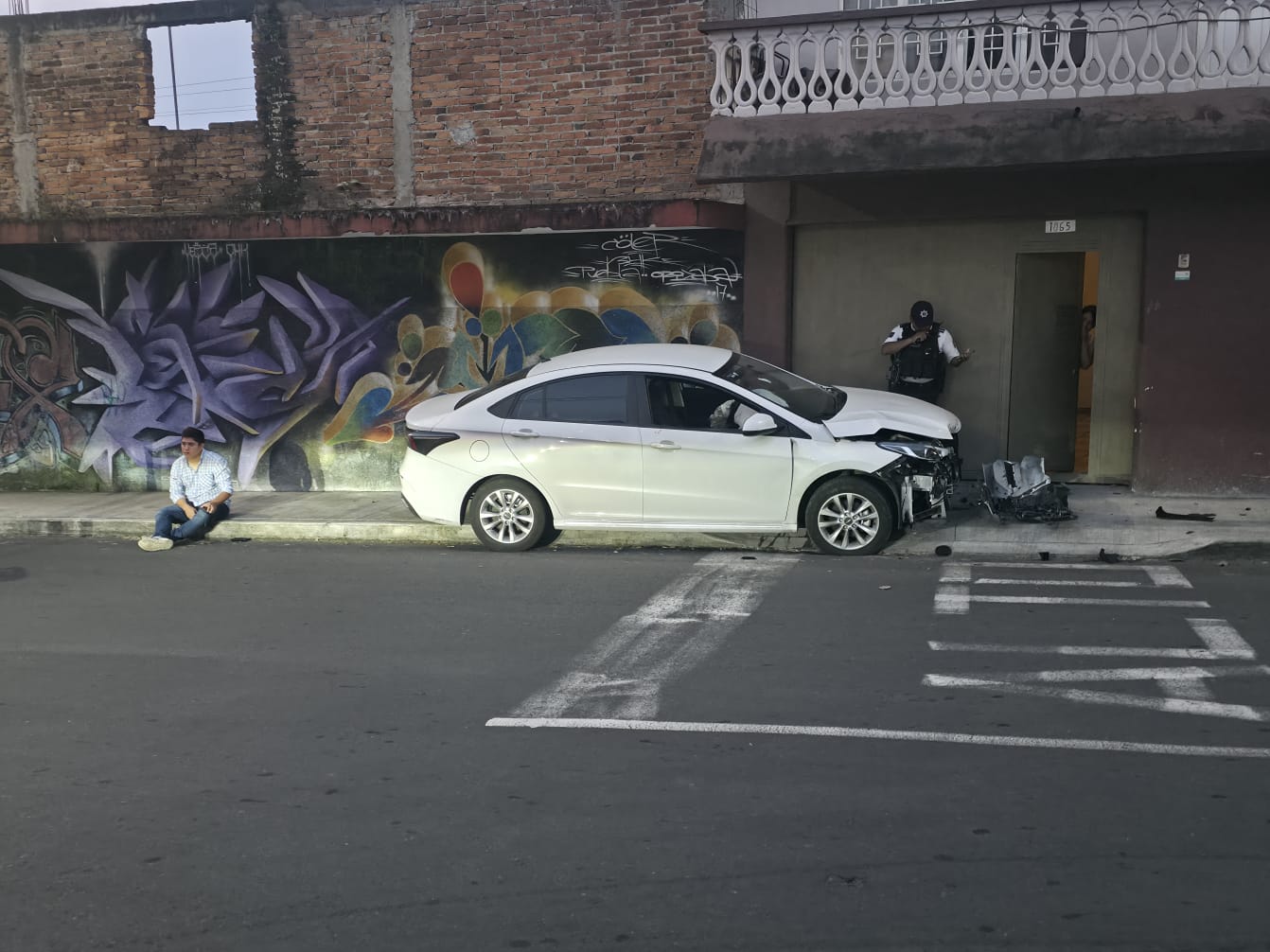 Choque en Orizaba deja dos lesionados y un detenido