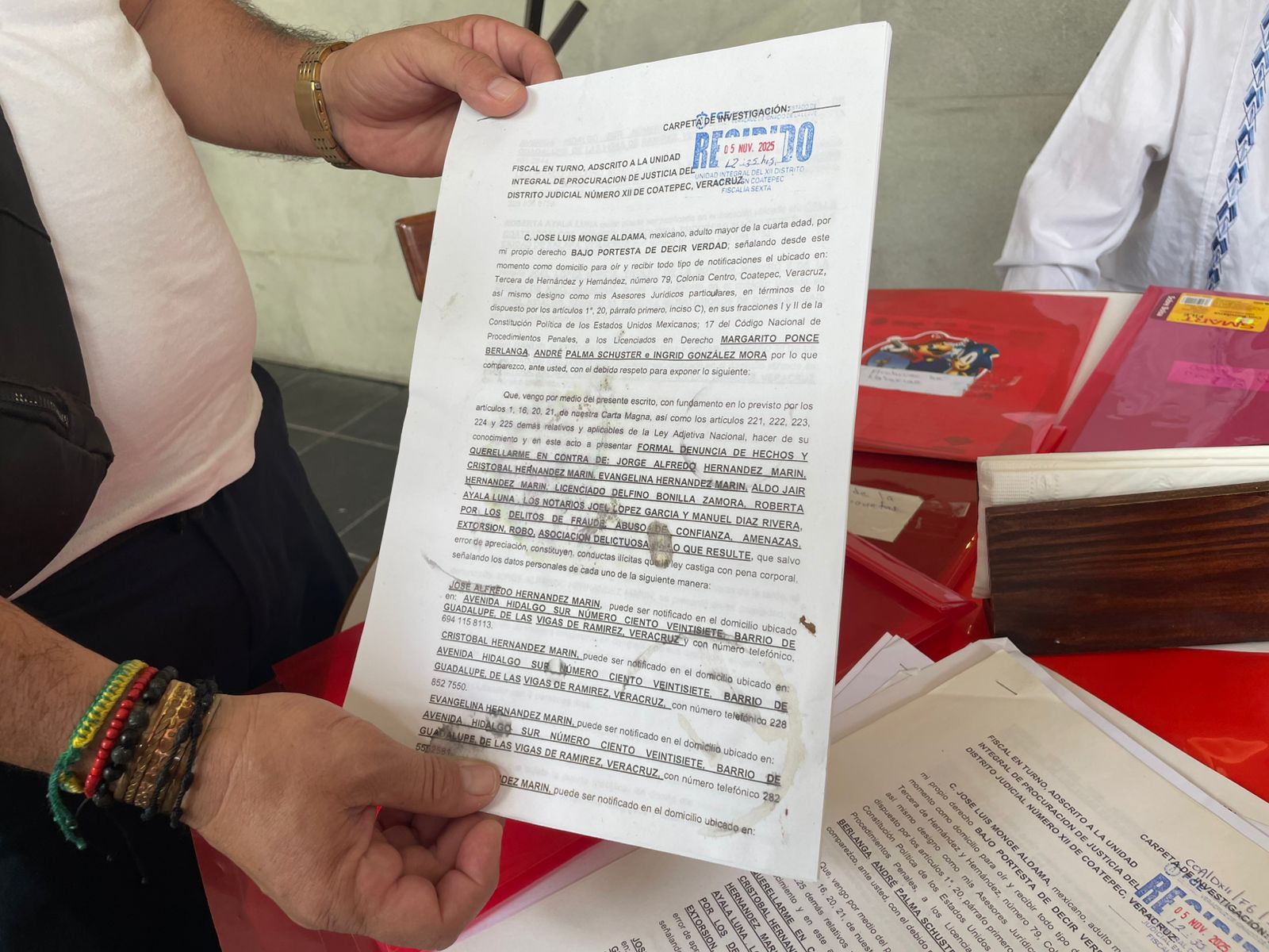 Despojo en Coatepec: adultos mayores denuncian red inmobiliaria