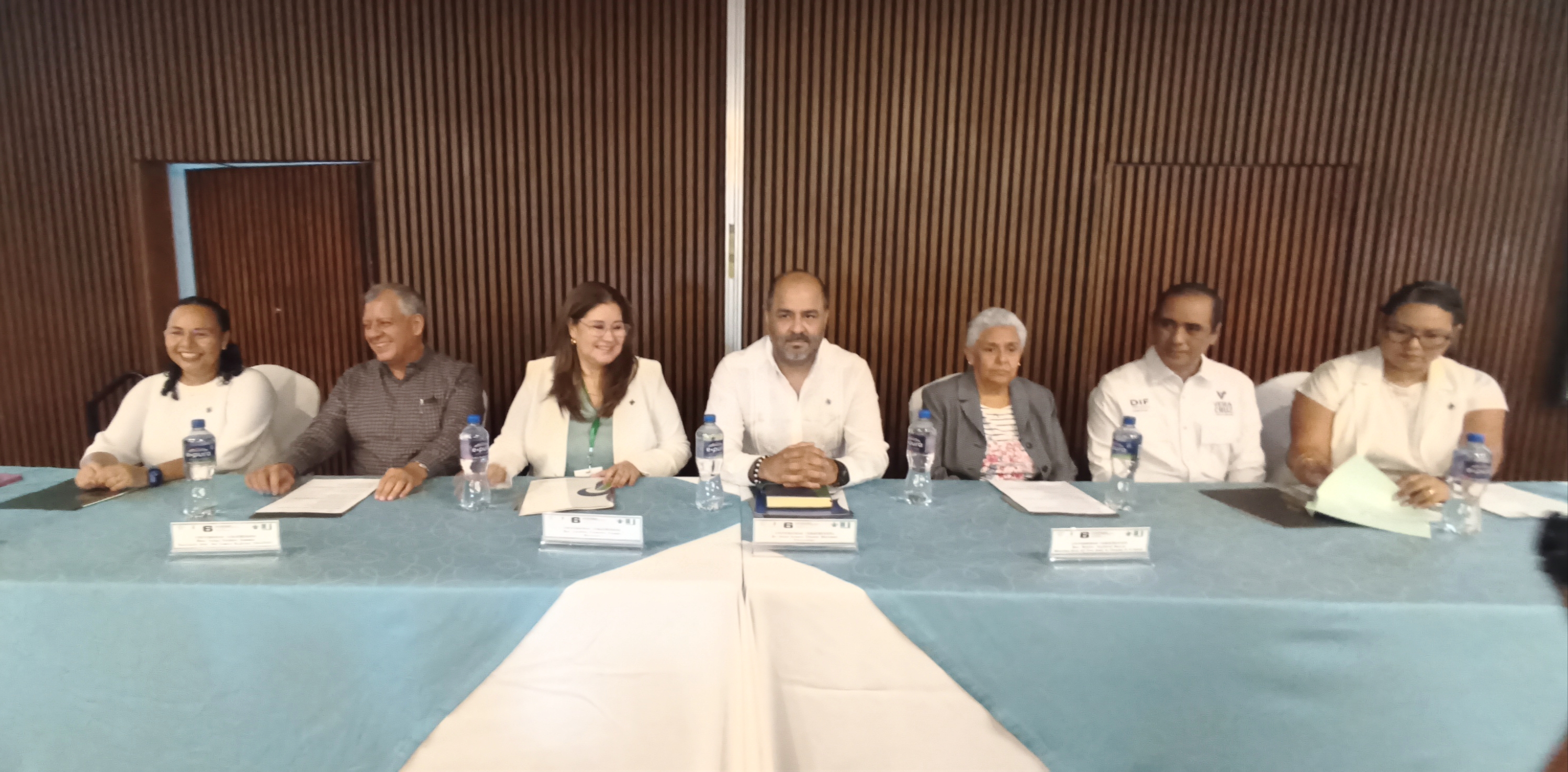 UV ampliará matrícula con 350 lugares más en Veracruz para próximo ciclo escolar