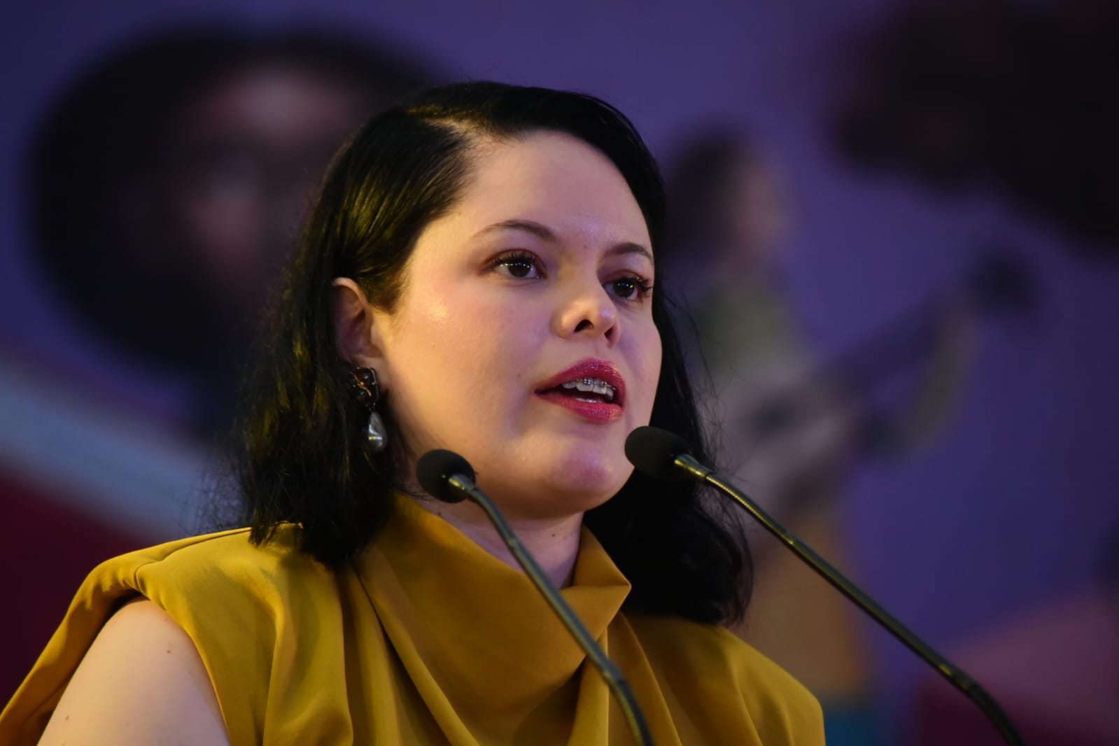 Fernanda Edith Toral recibe Premio Nacional de Dramaturgia en la FILU 2026