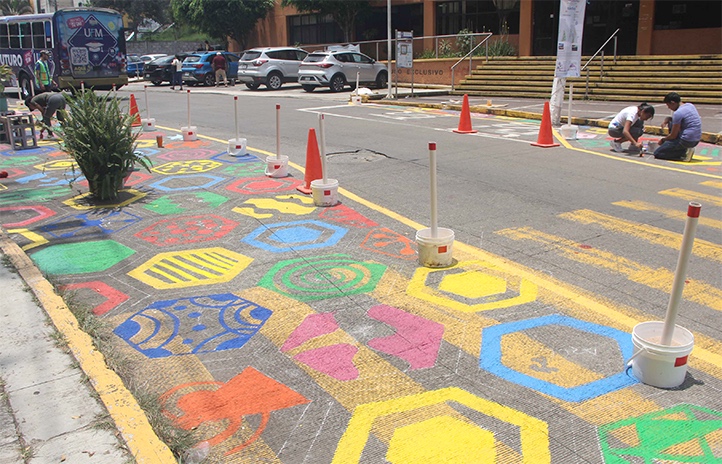 Estudiantes de Arquitectura UV rediseñan cruce peatonal en Xalapa