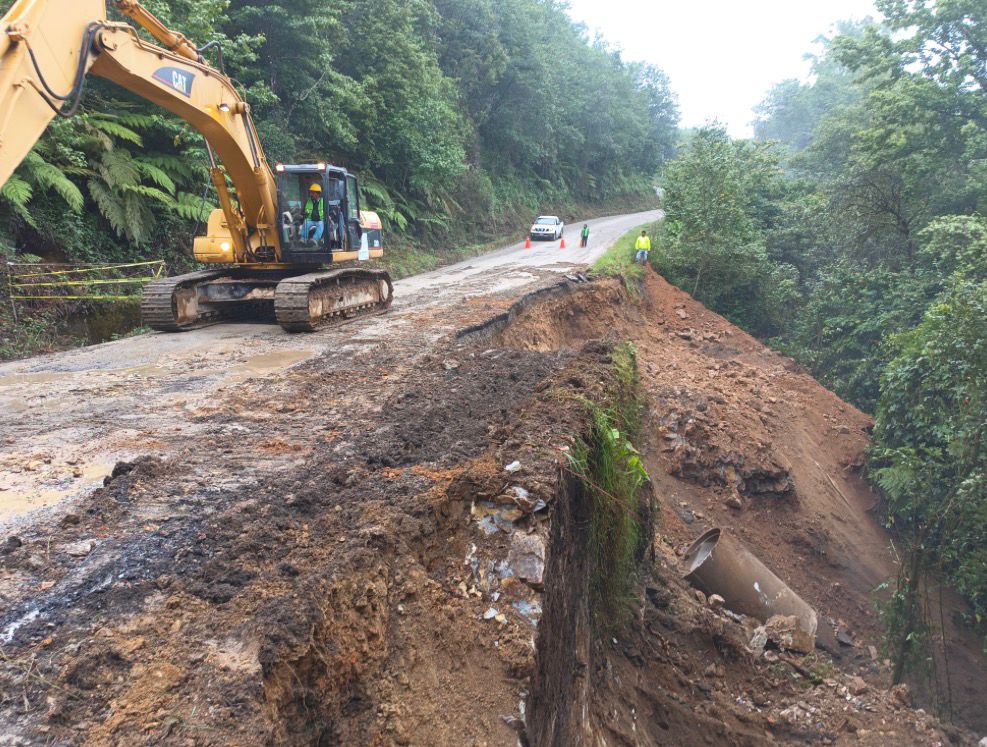 SICT reconstruye camino Paraje–Zontecomatlán tras lluvias