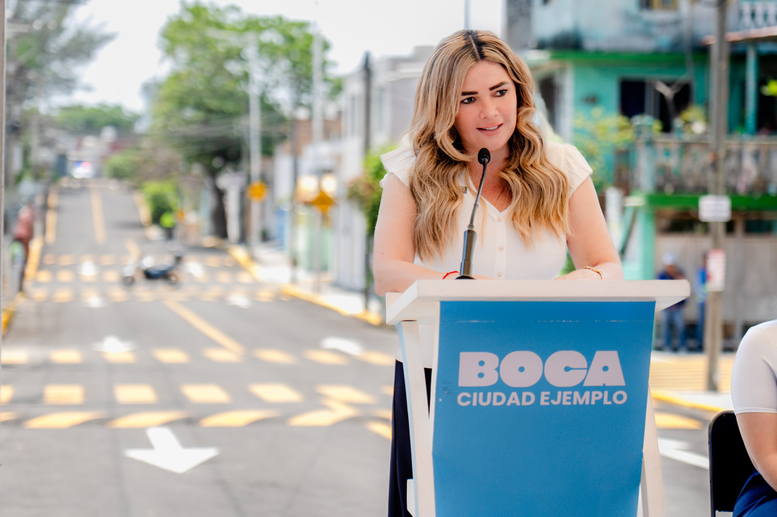 Inaugura la alcaldesa Maryjose Gamboa obra de repavimentación de la calle 8 en la colonia Revolución
