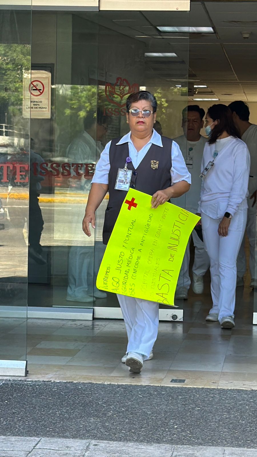 ISSSTE adeuda salarios a enfermeros del Hospital Regional de Alta Especialidad de Veracruz desde abril