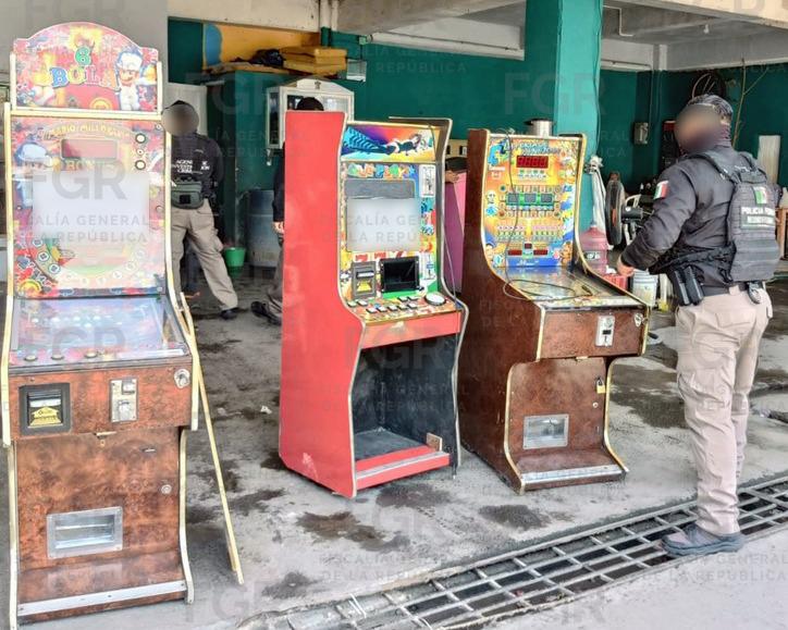 Aseguran 14 máquinas tragamonedas en un cateo a un establecimiento en el puerto de Veracruz