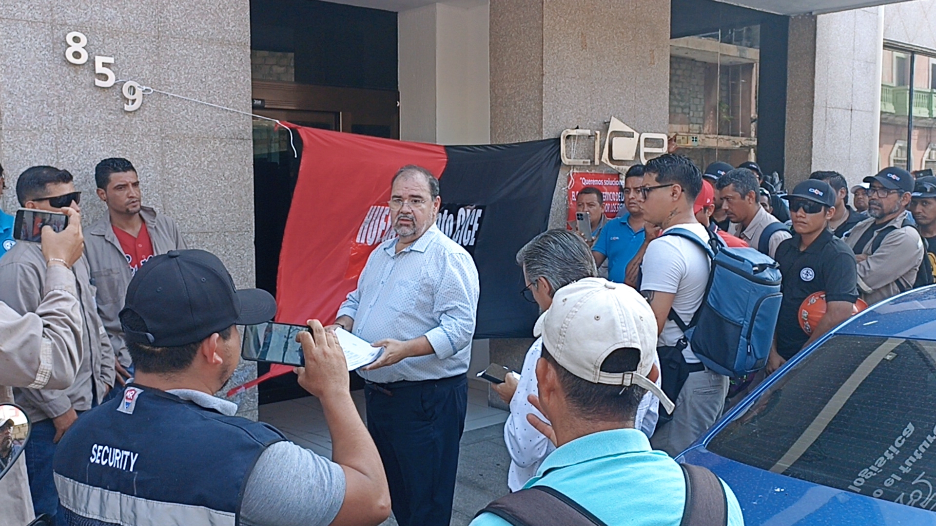 Sindicato de CICE promueve amparo contra fallo que invalidó huelga