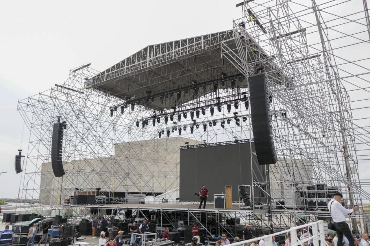 Cierran el bulevar Vicente Fox por instalación del escenario del Salsa Fest