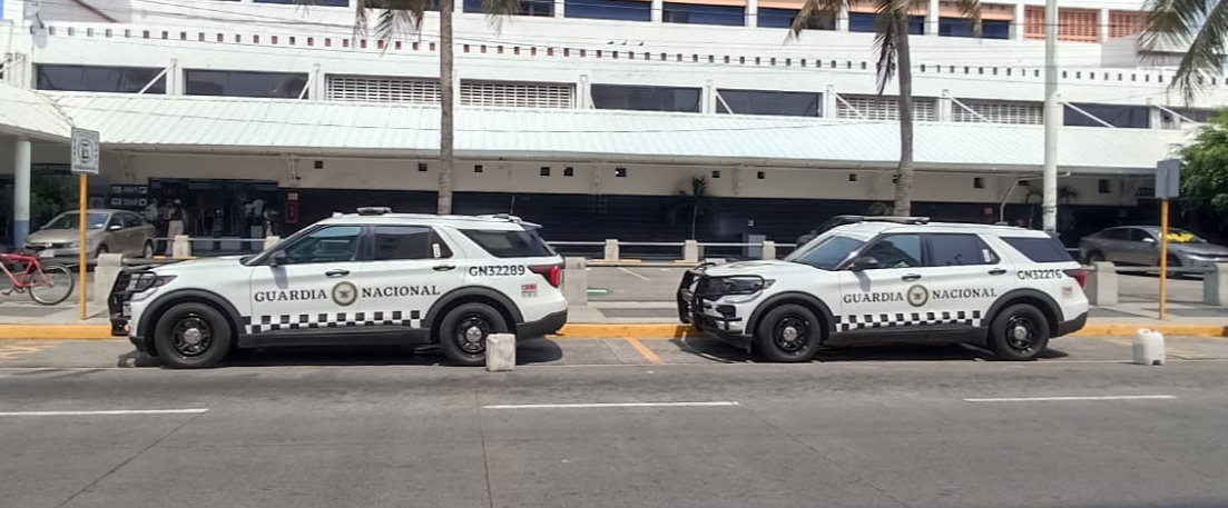 Fuerzas federales detienen a tres sujetos con armas largas en Minatitlán