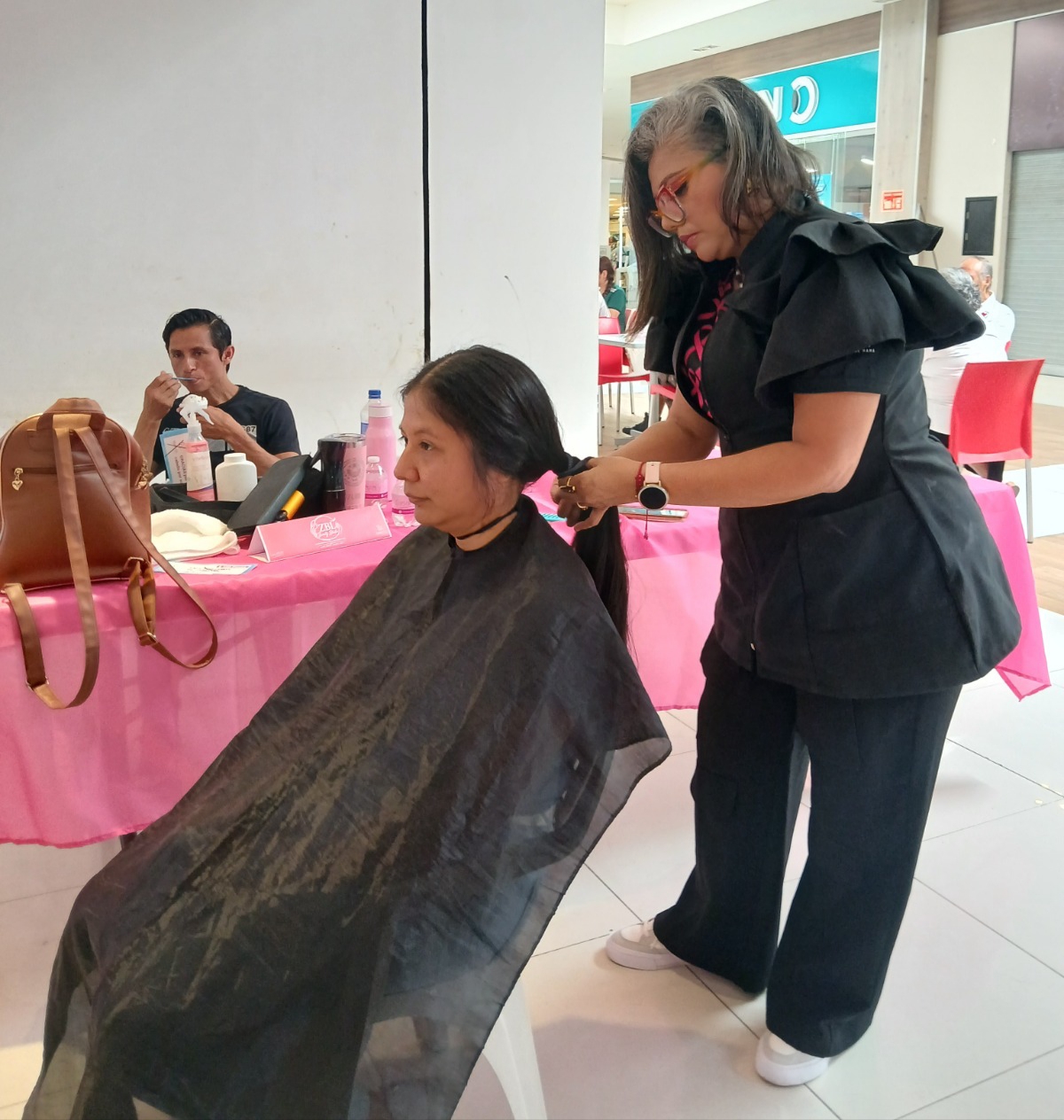 Con gran éxito realizan la III Edición de Cambio de Look con Causa de CasaMAM