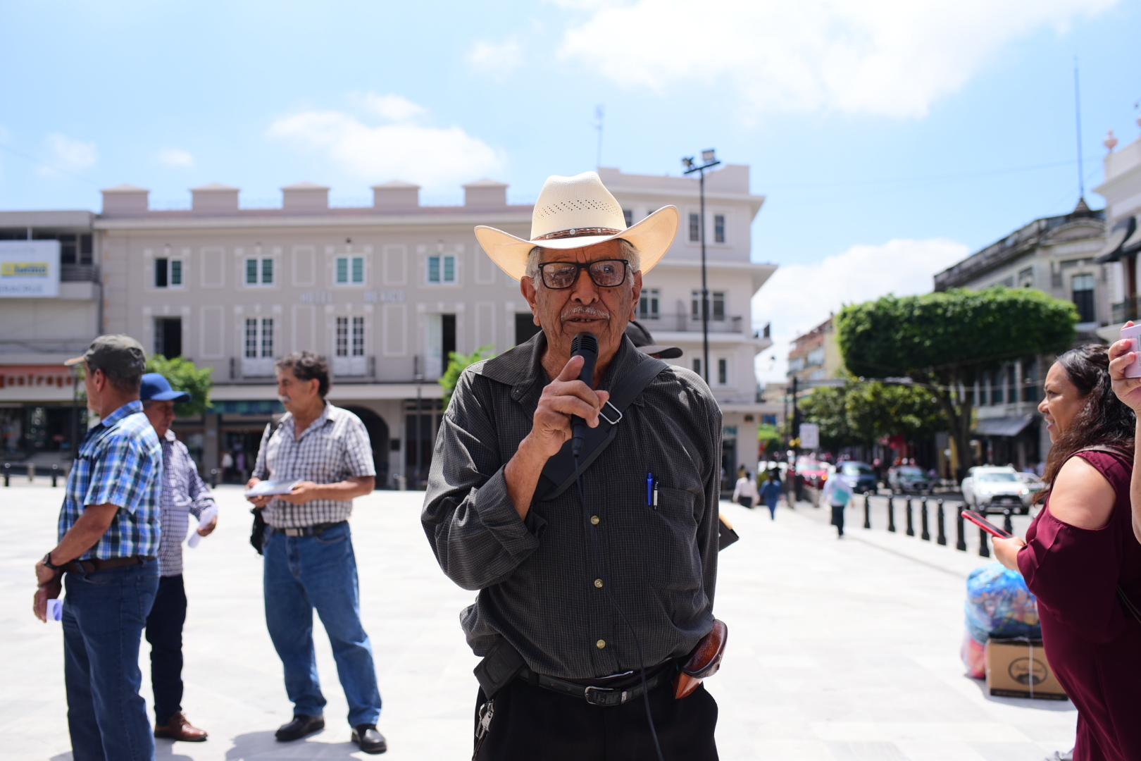 Roya afecta hasta 40% de cafetales; productores exigen pago