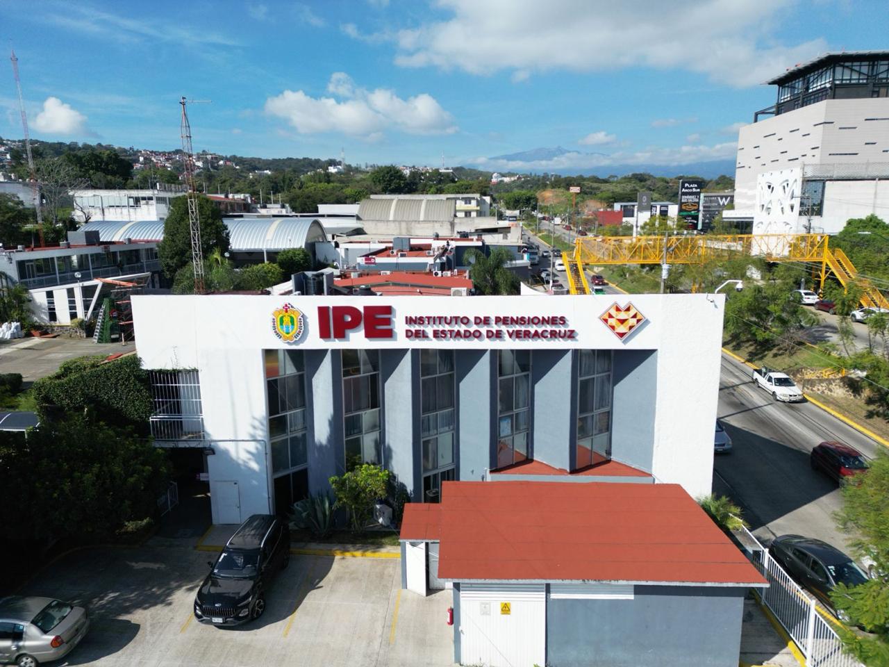 IPE pagará aumento a maestros pensionados el 30 de septiembre