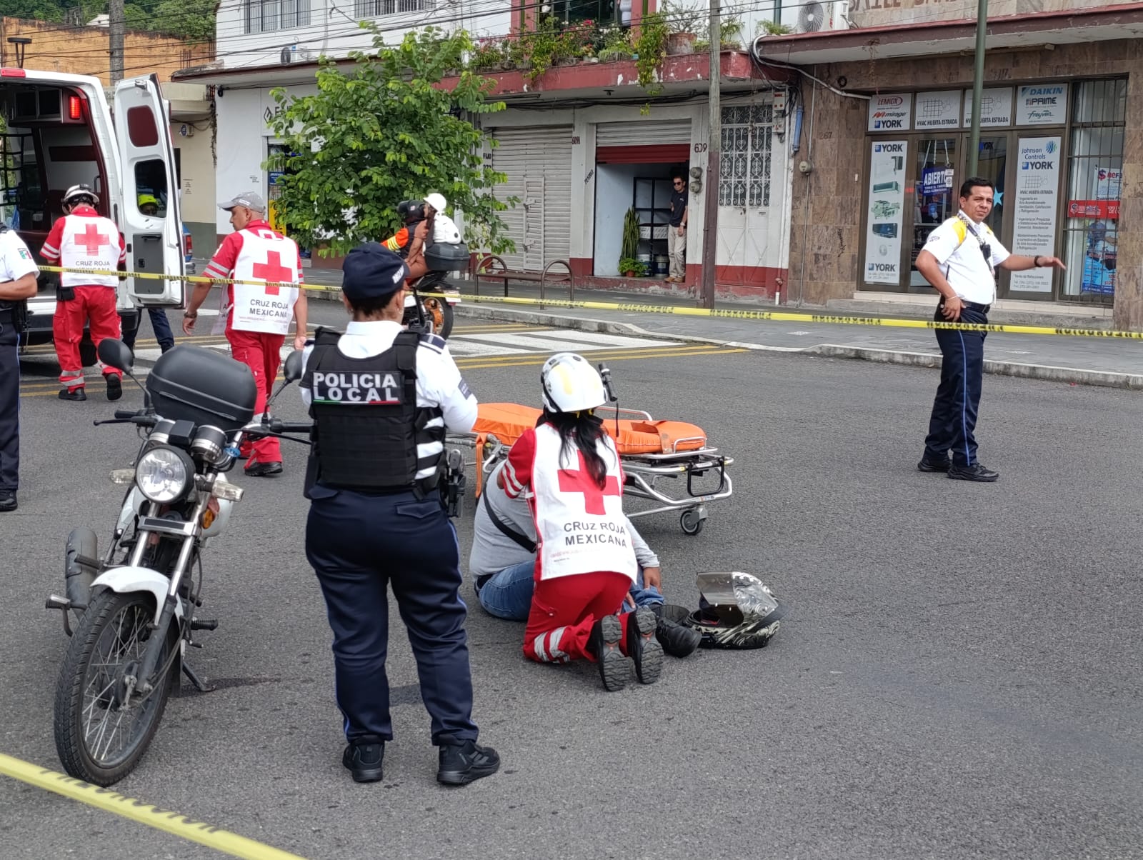 Motociclista resulta lesionado tras choque en centro de Orizaba