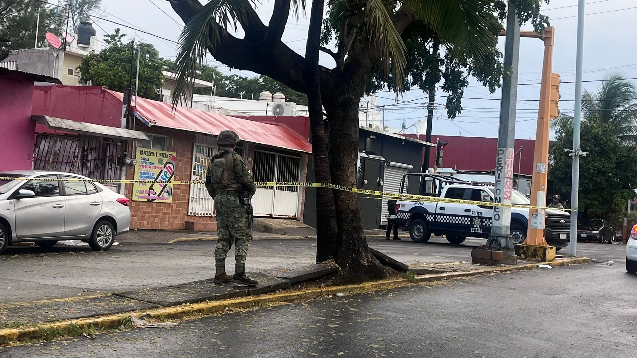 Motociclista muere al chocar contra portón en Boca del Río