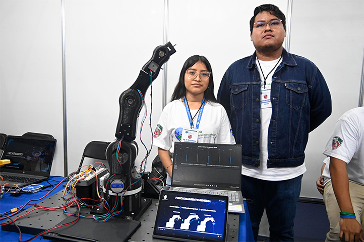 Estudiante de la UV diseña en Xalapa brazo robótico industrial