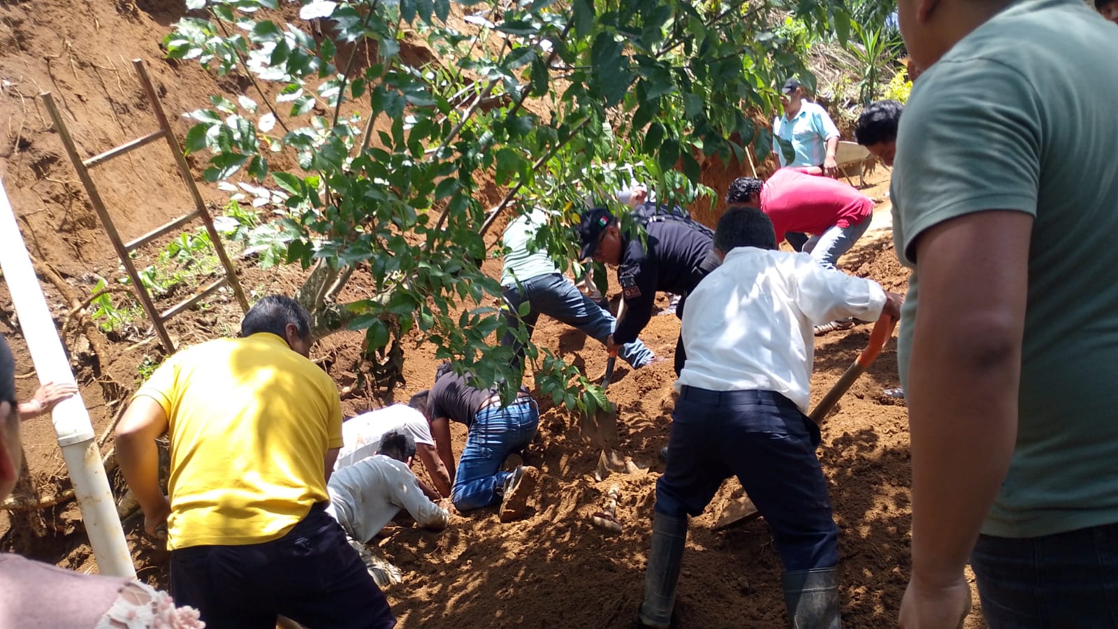Derrumbe en San Andrés Tenejapan deja un trabajador sin vida