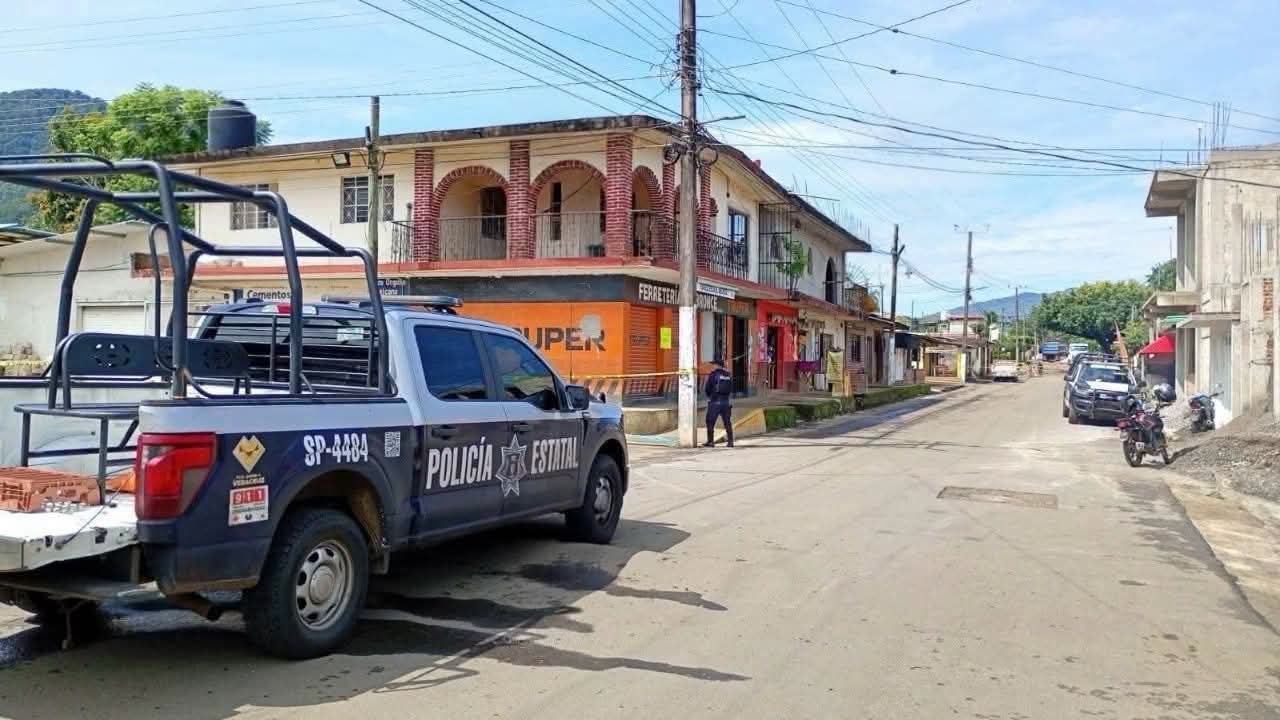 Asesinan a matrimonio en ferretería de Ixhuatlán del Café