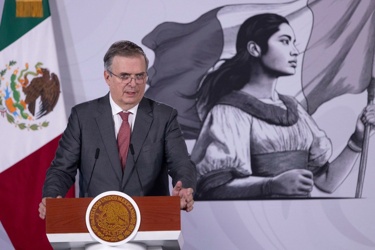 Ebrard revisará estatus legal de Polo de desarrollo en Coatzacoalcos II