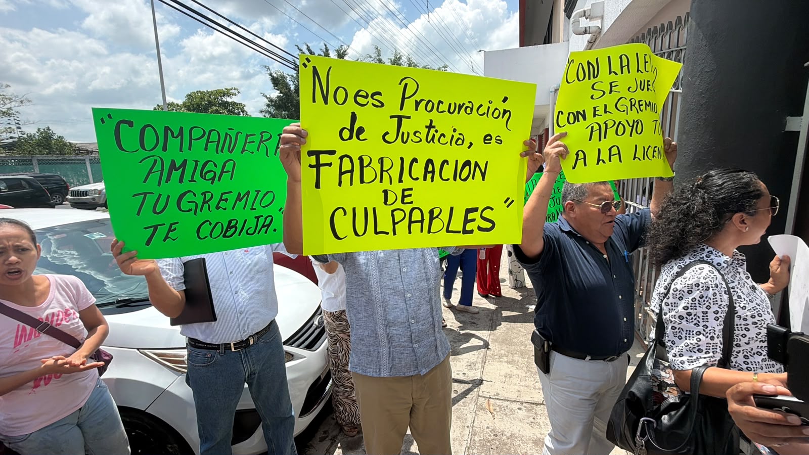 Vinculan a proceso a abogada por despojo en Poza Rica