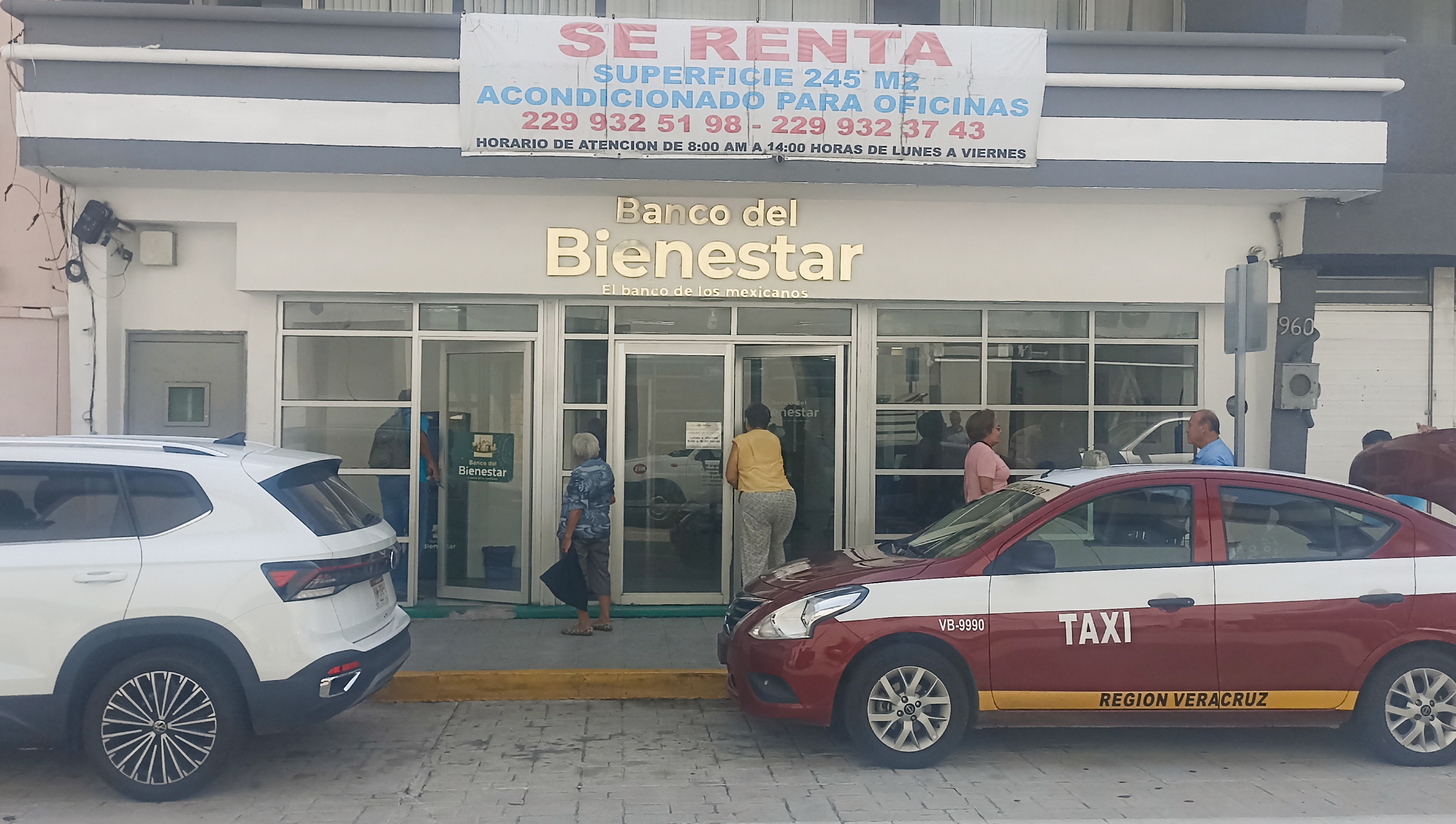 Sorprende a adultos mayores de Veracruz puerto el retraso de la entrega de pensiones de 65 y Más