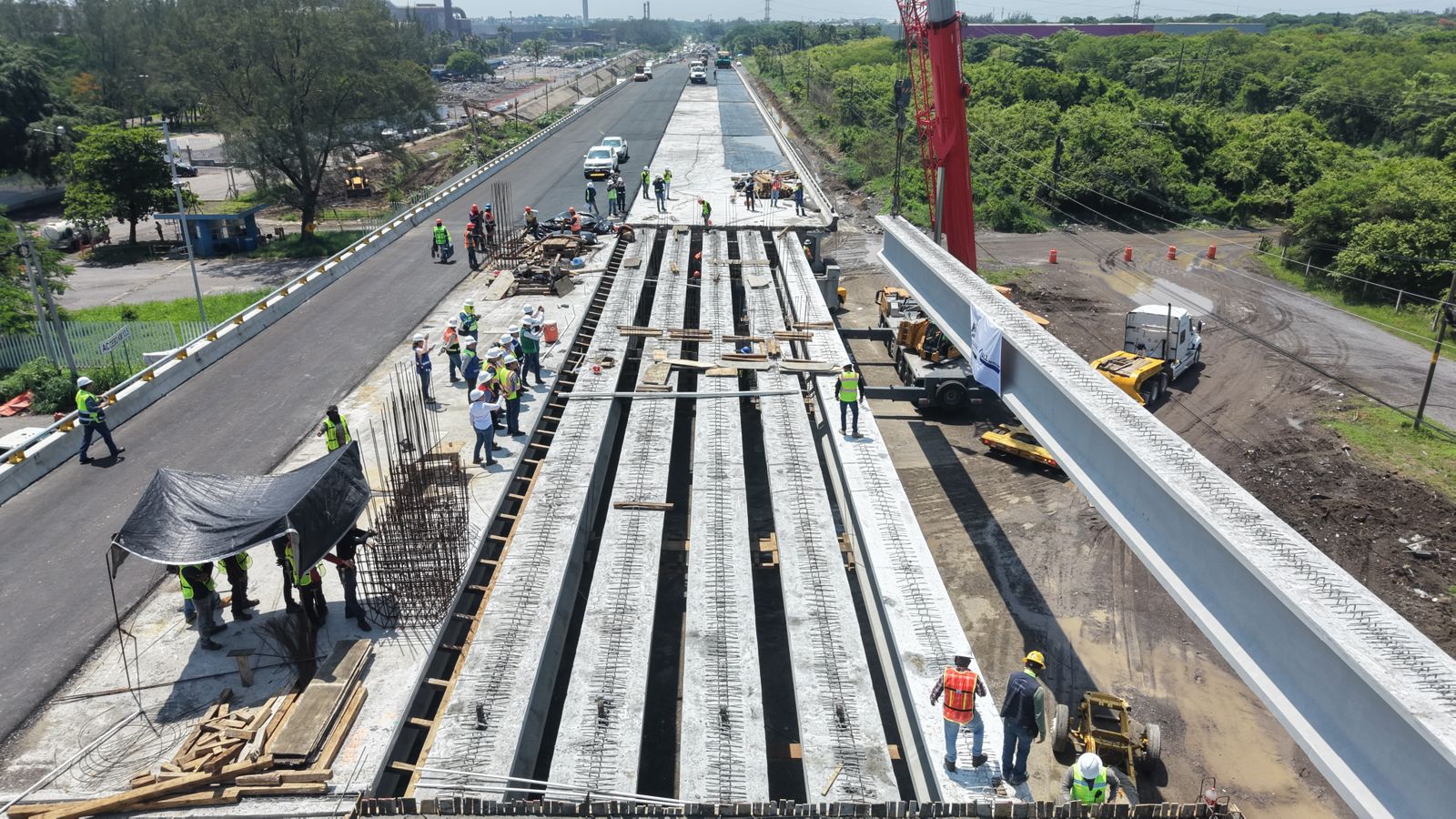 Distribuidor Vial de Veracruz alcanza 80% de avance con 264 trabes instaladas