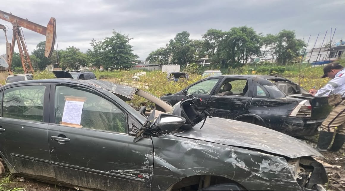 Inician en Poza Rica censo para retirar autos abandonados en Palma Sola